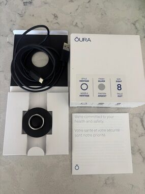 Oura Silver Heritage Ring Box with Blue Logo